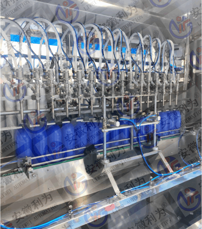 案例展示-16頭活塞式自動(dòng)灌裝機(jī)